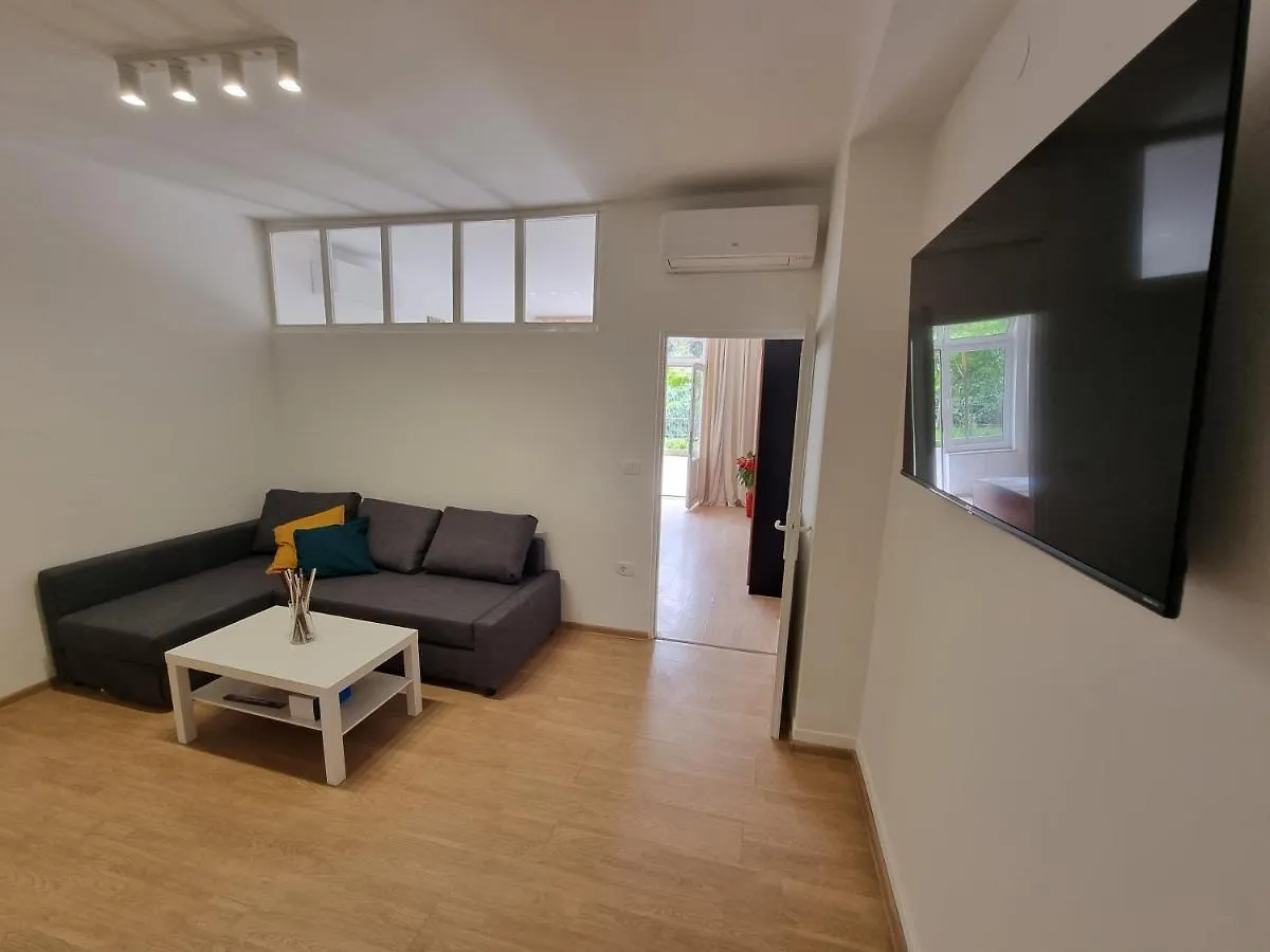 Retreat Apartments With Free Parking プーラ