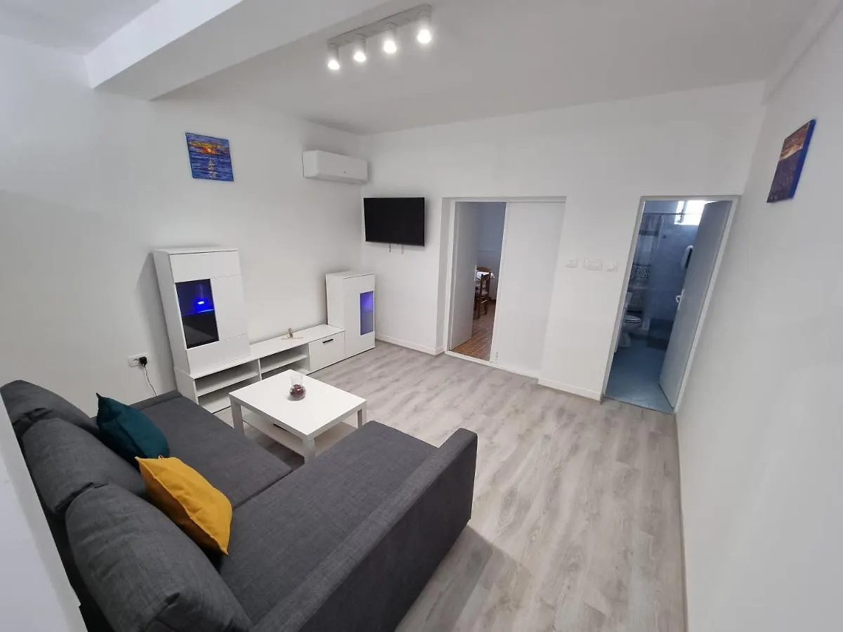 Retreat Apartments With Free Parking Pula Kroatien